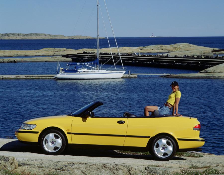  Saab 900 SE Turbo Convertible 1993 года  (фото 32 из 46)